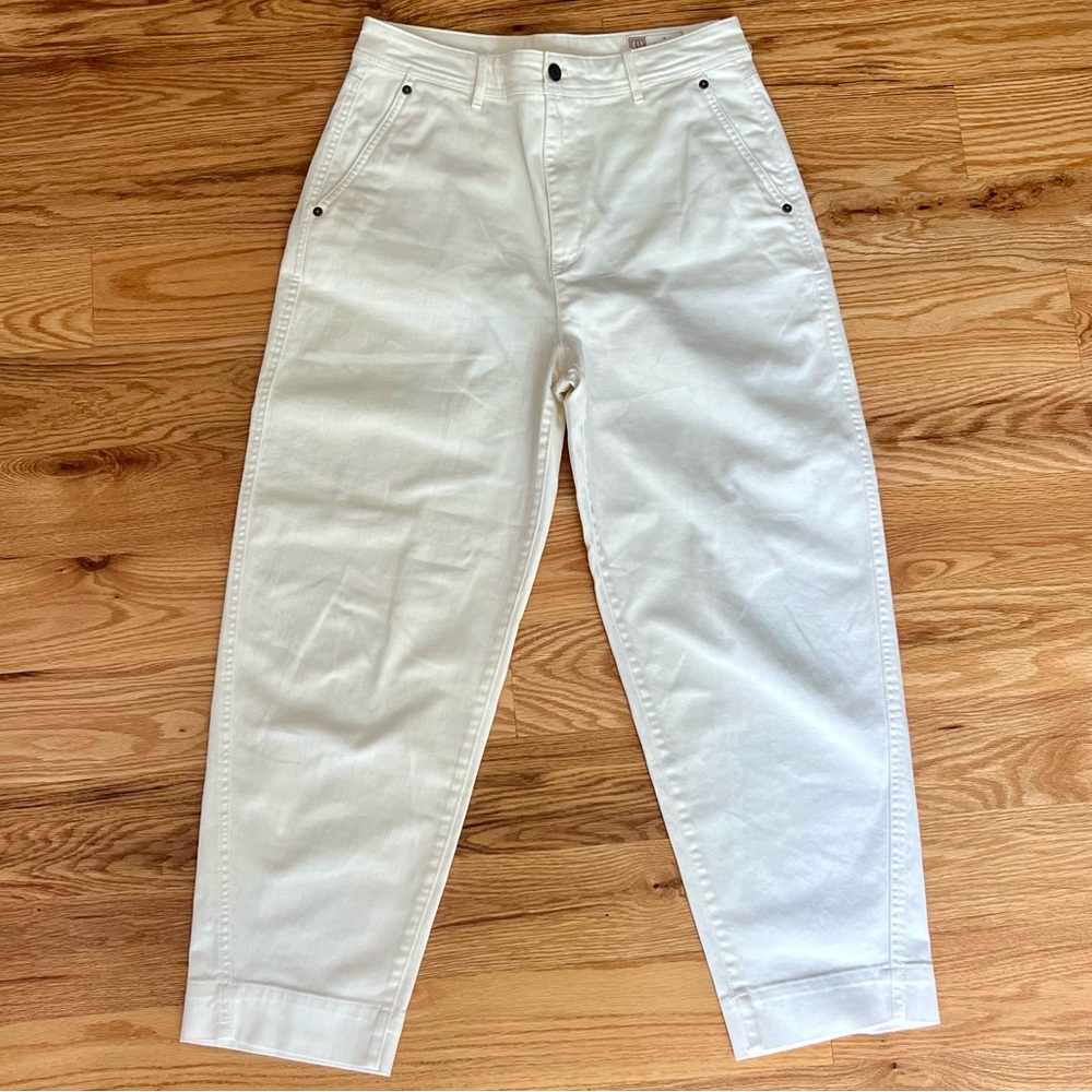 NWOT Gap Barrel Khaki High Rise - 10